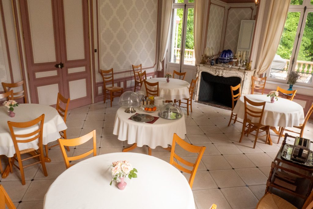 salle de réception, joliment décorée
