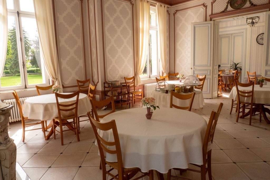salle de réception, baignée de lumière