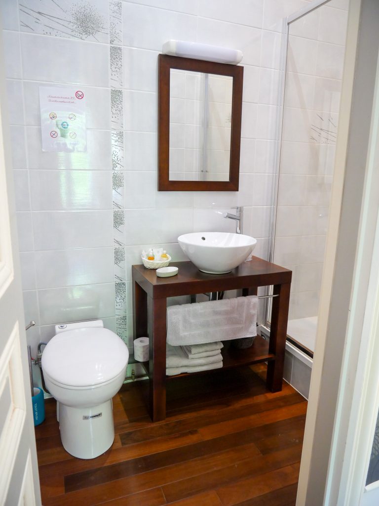 salle de douche de la chambre mésange